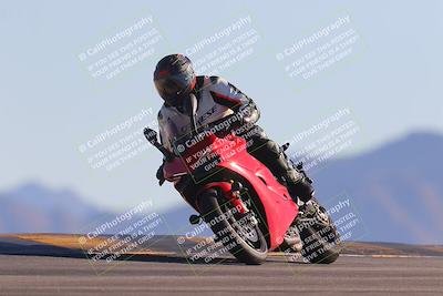 media/Nov-06-2023-Moto Forza (Mon) [[ce023d0744]]/3-Intermediate Group/Session 5 (Turn 9)/
